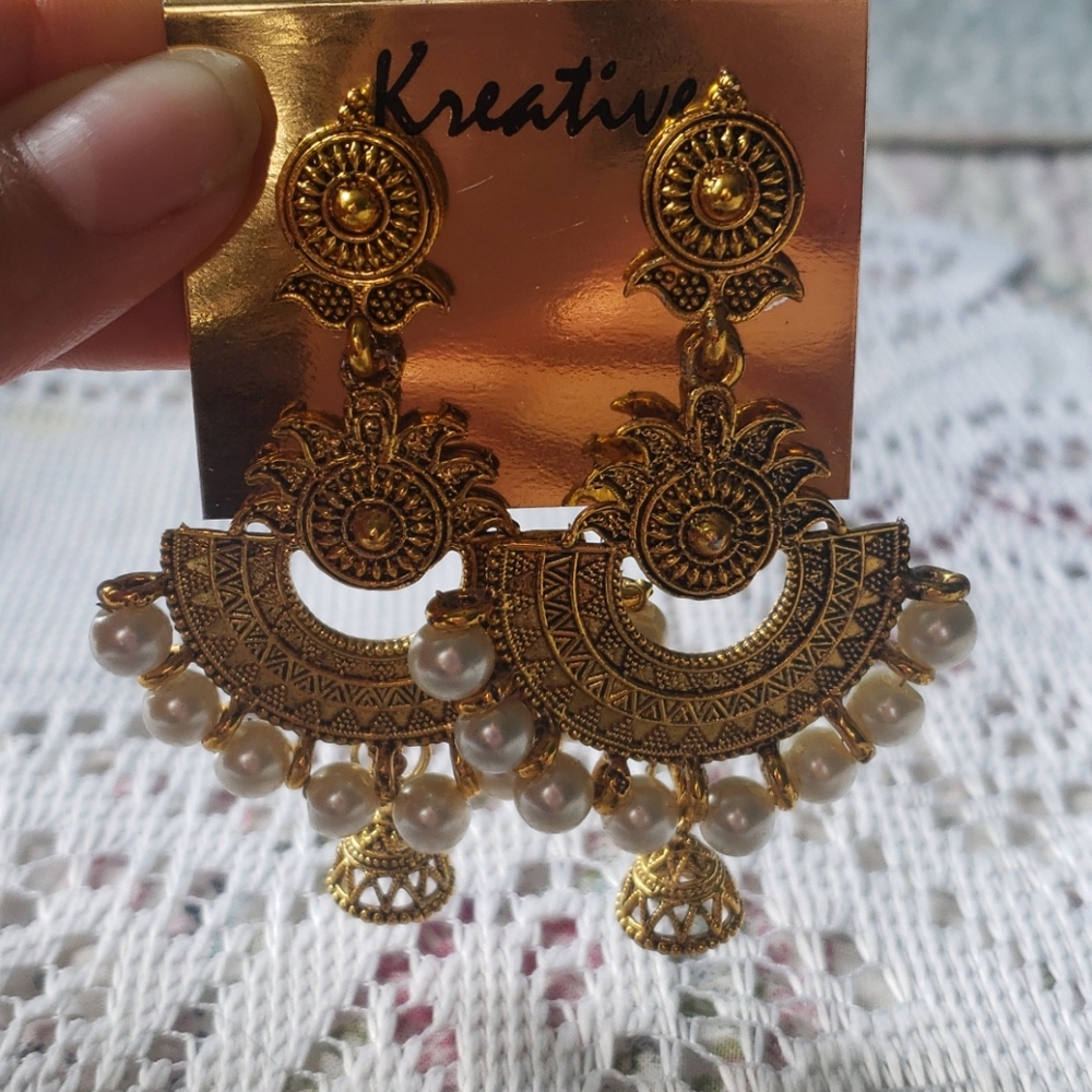 Jewellery - Picture 2 of 2
